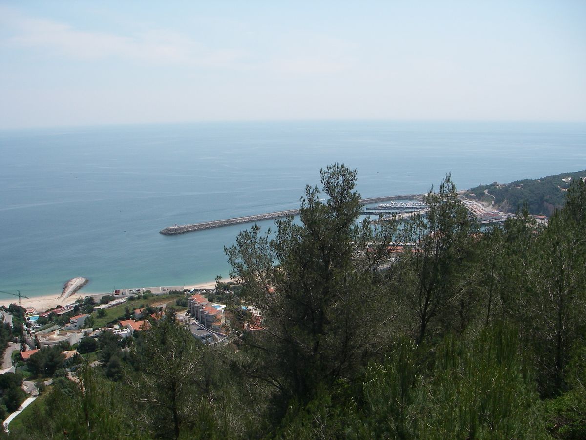 Vista da vila de Sesimbra a partir do castelo
